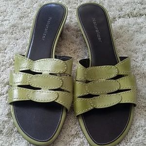 3/$25 Naturalizer leather slide on sandals 6.5